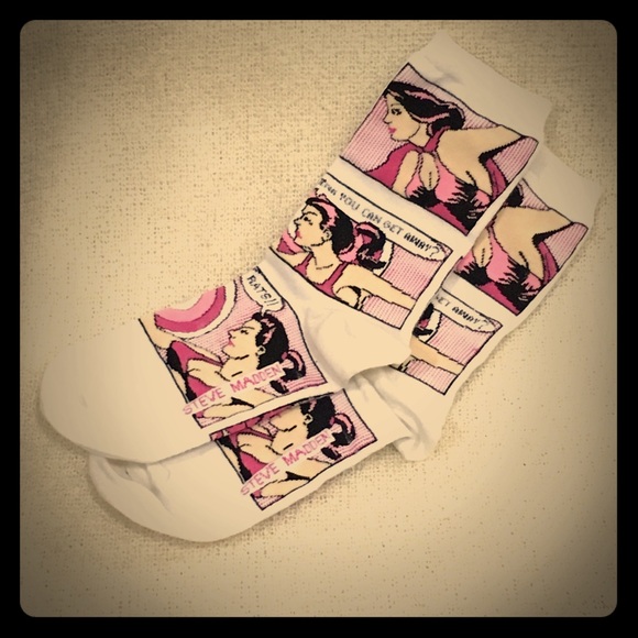 Steve Madden Accessories - ❣️SOLD❣️NWOT 90’s Steve Madden girl comic socks